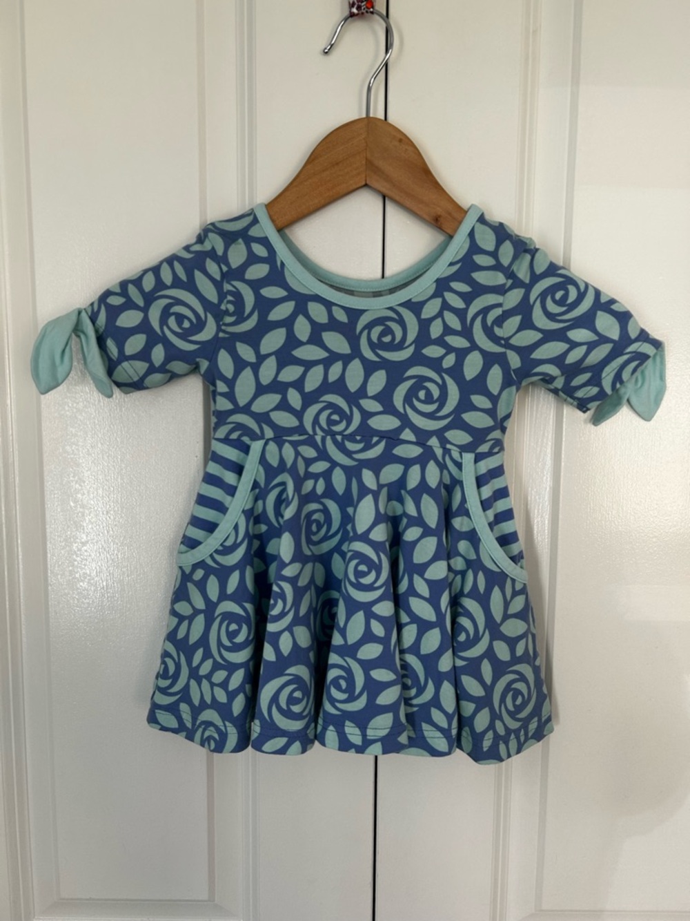 Eleanor Rose blue floral 18 month twirl dress bow sleeves